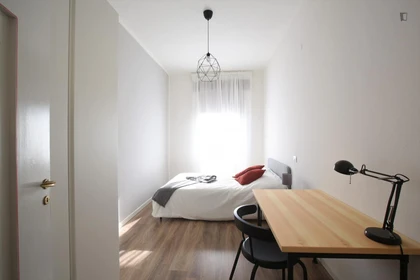 Habitación en alquiler con cama doble Modena