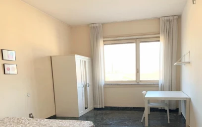 Chambre privée à Viale Gran Sasso, image 1 de 21