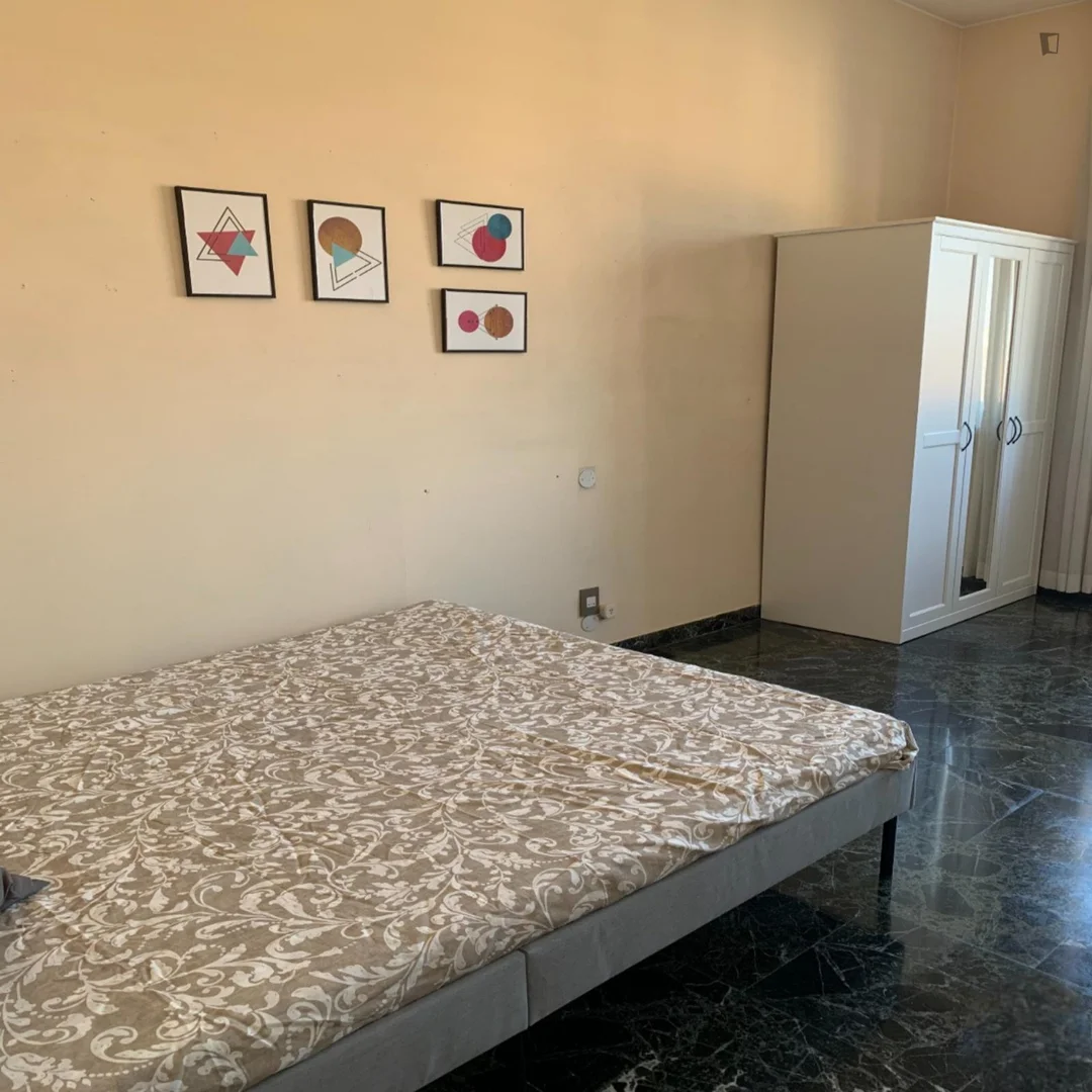 Chambre d'étudiant fonctionnelle parfaite pour étudier dans 