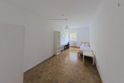 Room for rent with double bed Munchen