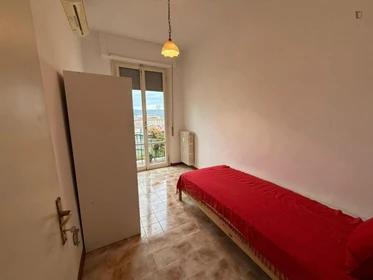 Bright private room in Firenze