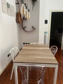 Apartamento inteiro em Via Cenisio, 46, 20154 Milano MI, Italia, imagem 2 de 30