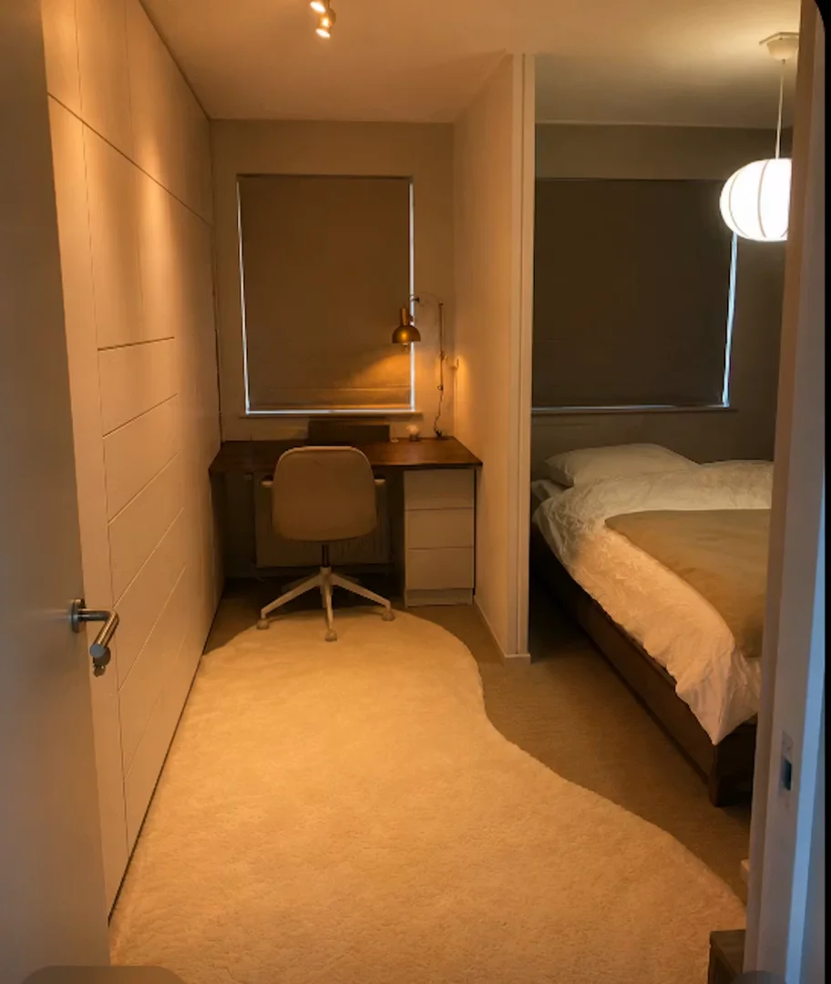 Funktionelles Studentenzimmer perfekt zum Studieren in 