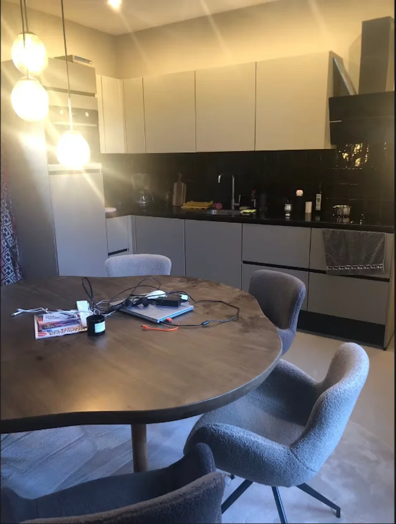 Funktionelles Studentenzimmer perfekt zum Studieren in 