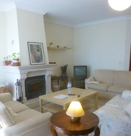 Quarto privado em Rua de São Tiago, imagem 2 de 11