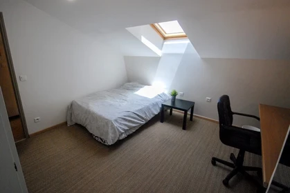 Quarto para alugar com cama de casal em Paris