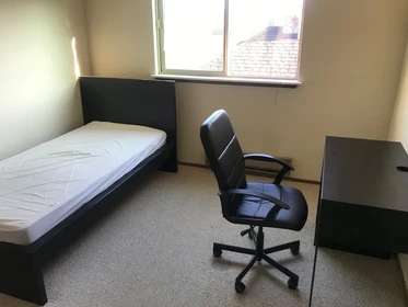 Cheap private room in Seattle