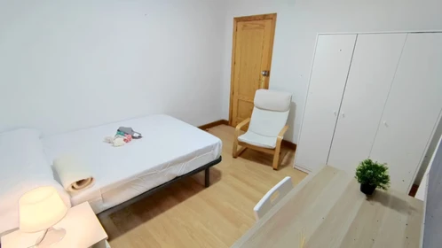 Habitación en alquiler con cama doble Almeria