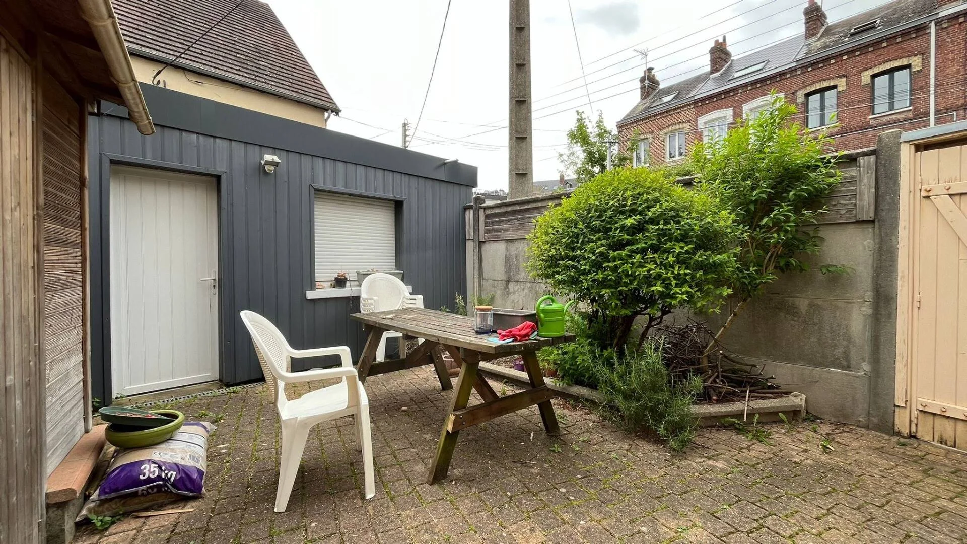 Budget-friendly student room close to campus in 