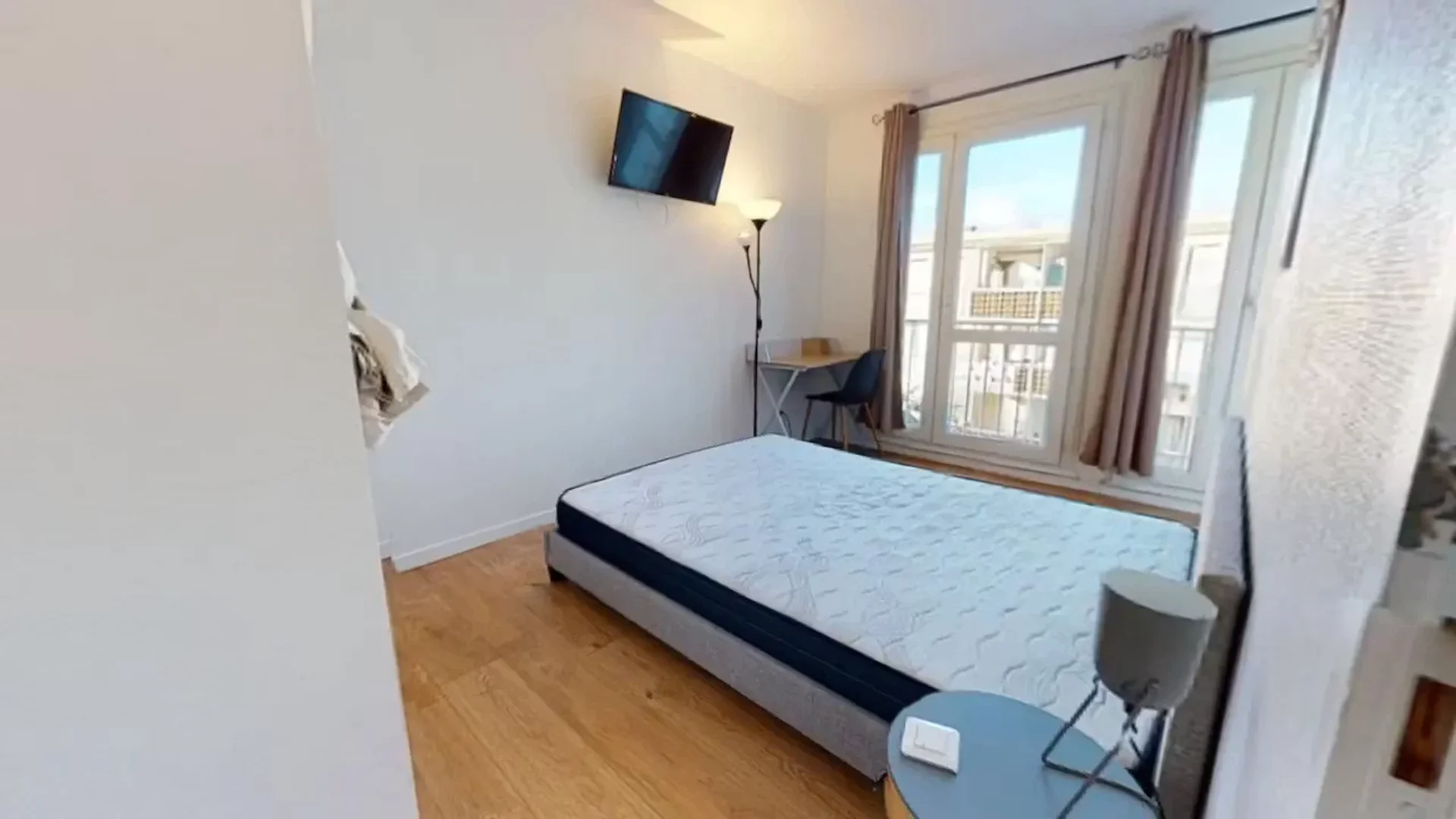 Quarto amigo do estudante em com comodidades modernas