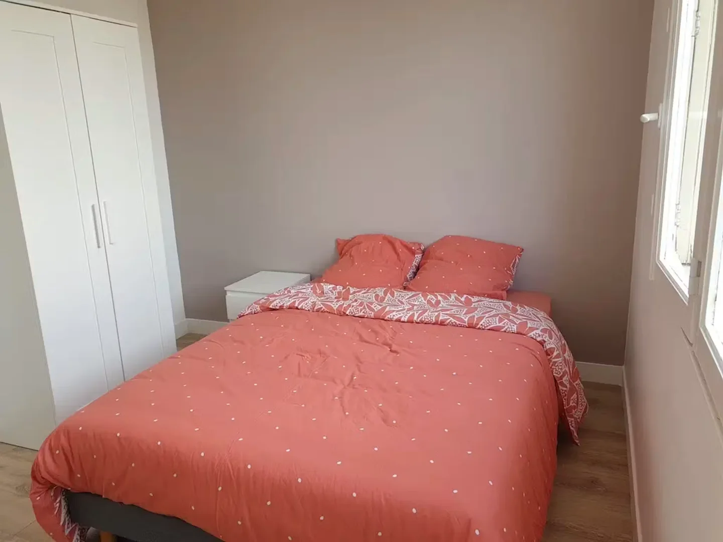 Quarto amigo do estudante em  com comodidades modernas