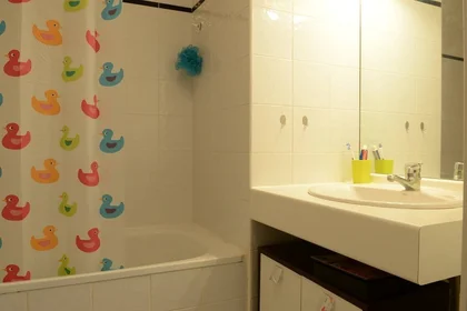 Private room in residence at Boulogne-Billancourt, 92100, image 1 of 16
