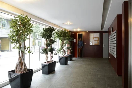 Private room in residence at Boulogne-Billancourt, 92100, image 3 of 16