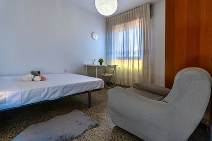 Quarto para alugar num apartamento partilhado em Almeria