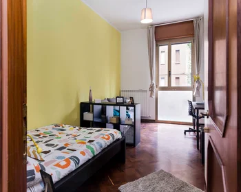 Habitación privada en Viale Giovanni Vicini, imagen 1 de 33