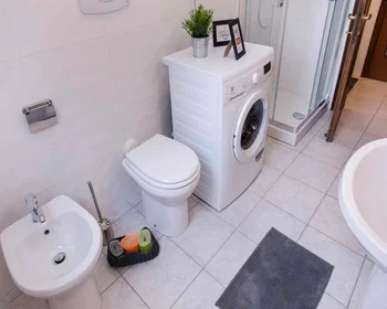 Habitación privada en Viale Giovanni Vicini, imagen 28 de 33