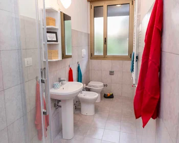 Habitación privada en Viale Giovanni Vicini, imagen 26 de 33
