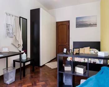 Habitación privada en Viale Giovanni Vicini, imagen 4 de 33