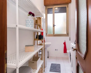 Habitación privada en Viale Giovanni Vicini, imagen 29 de 33