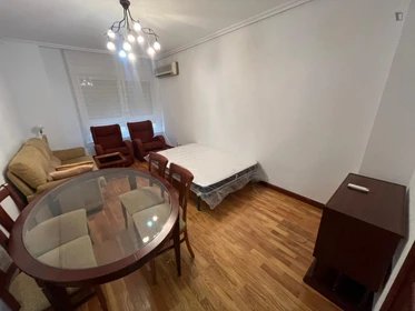 Habitación privada barata en Logrono