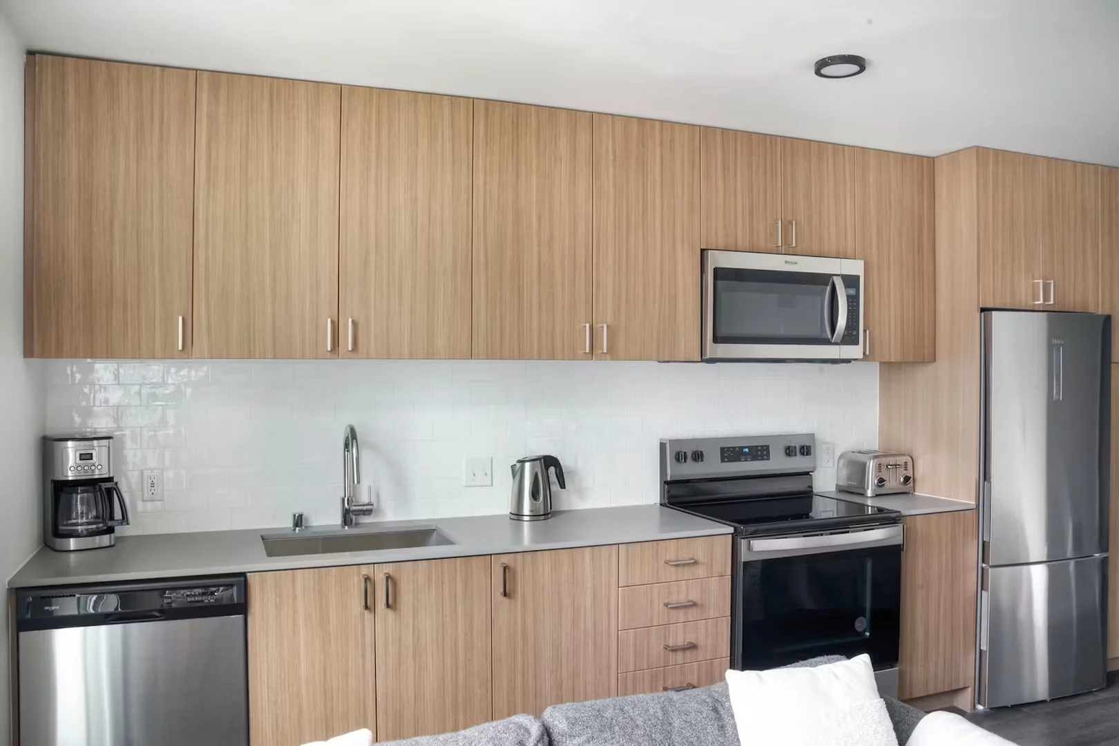 23rd Avenue, Central District