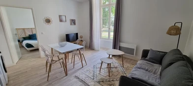 Poitiers de tamamen mobilyalı daire