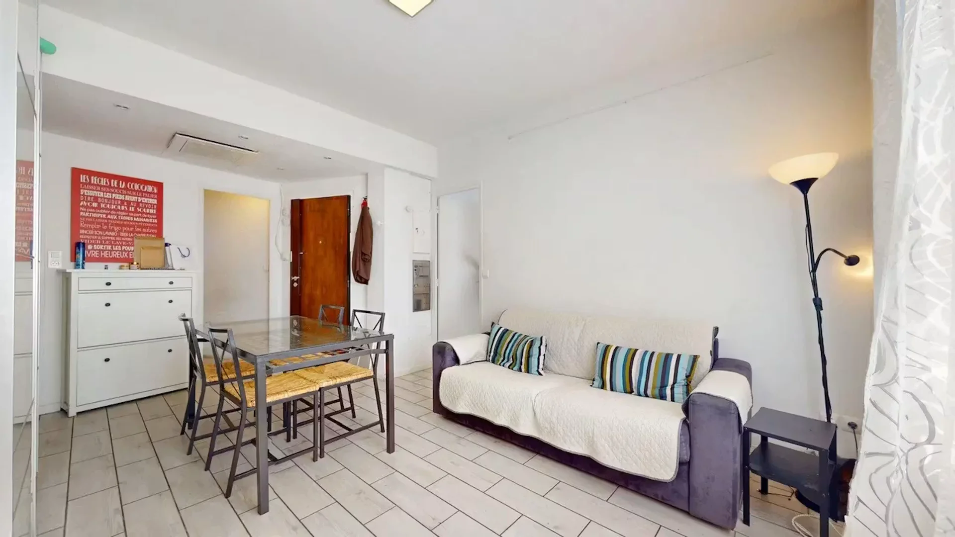Room for rent in student apartment in , fully furnished