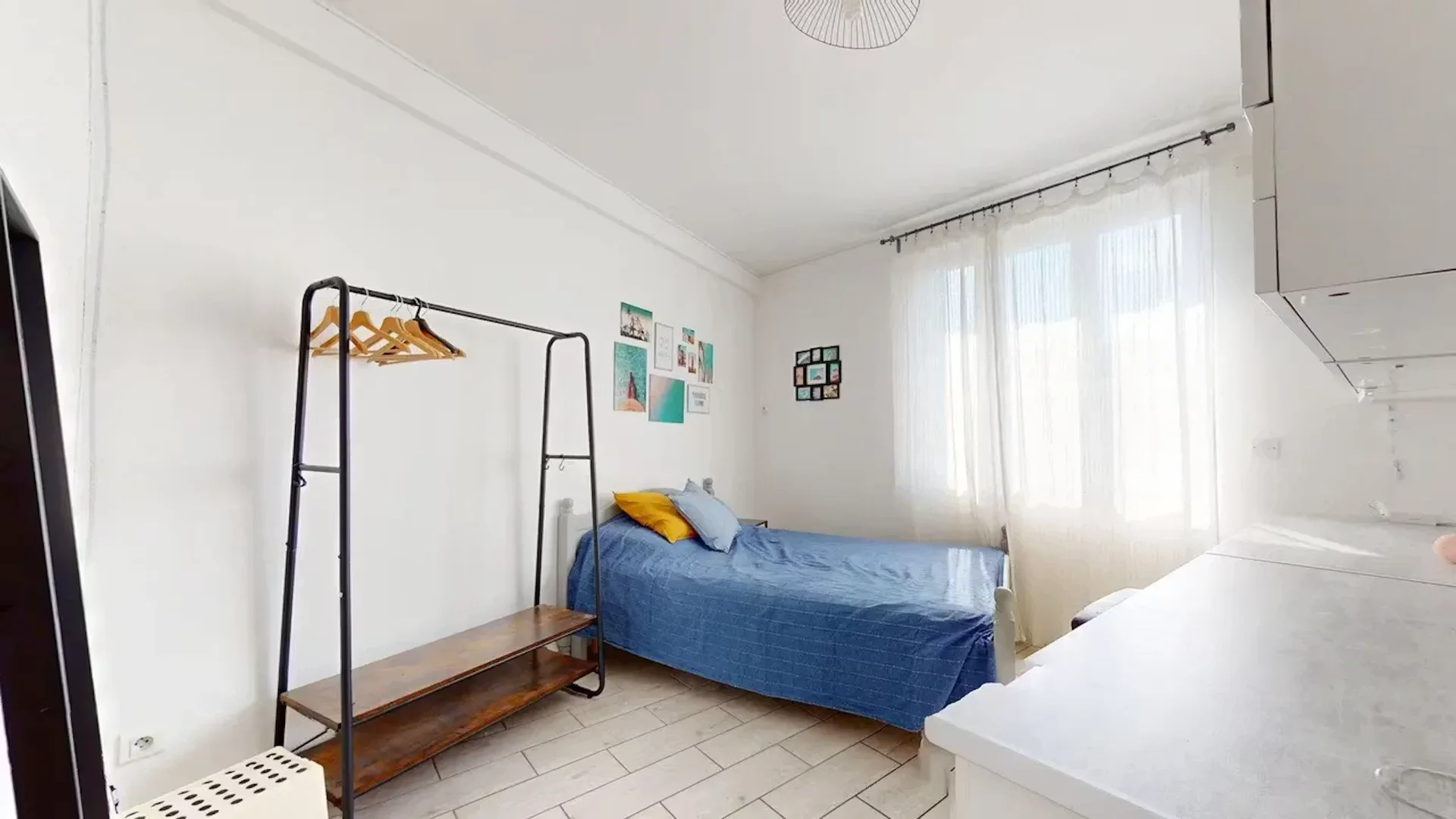 Budget-friendly student room close to campus in