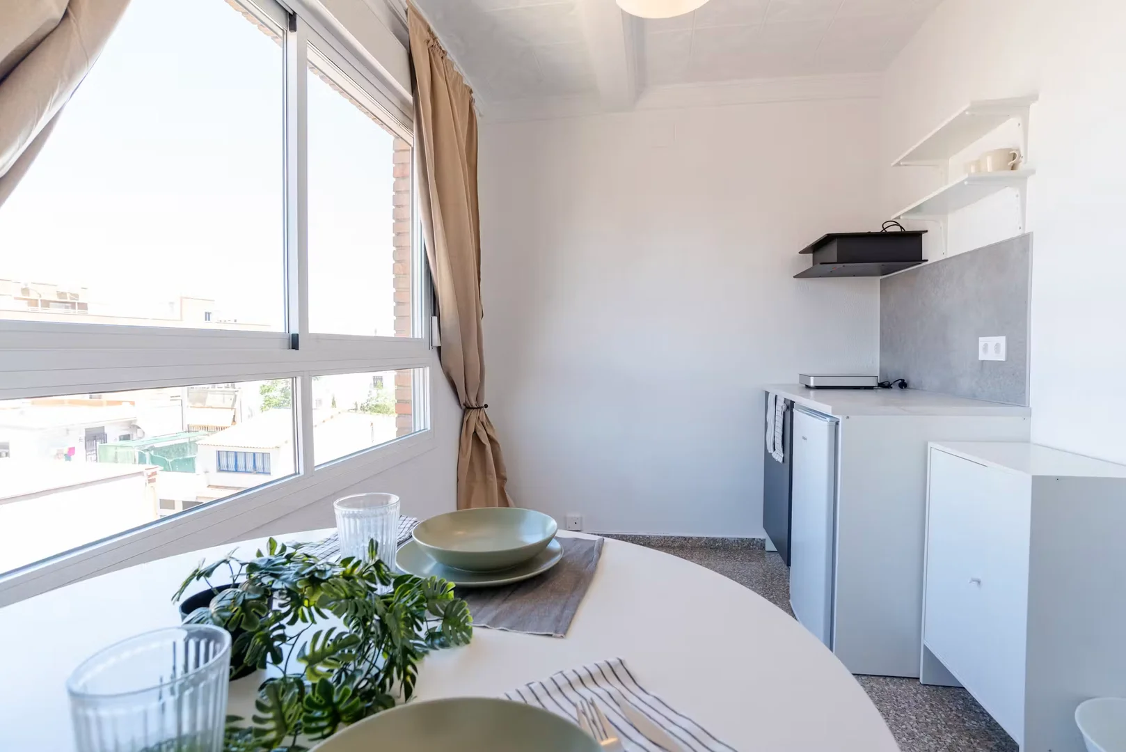 Chambre d'étudiant économique avec emplacement pratique dans 