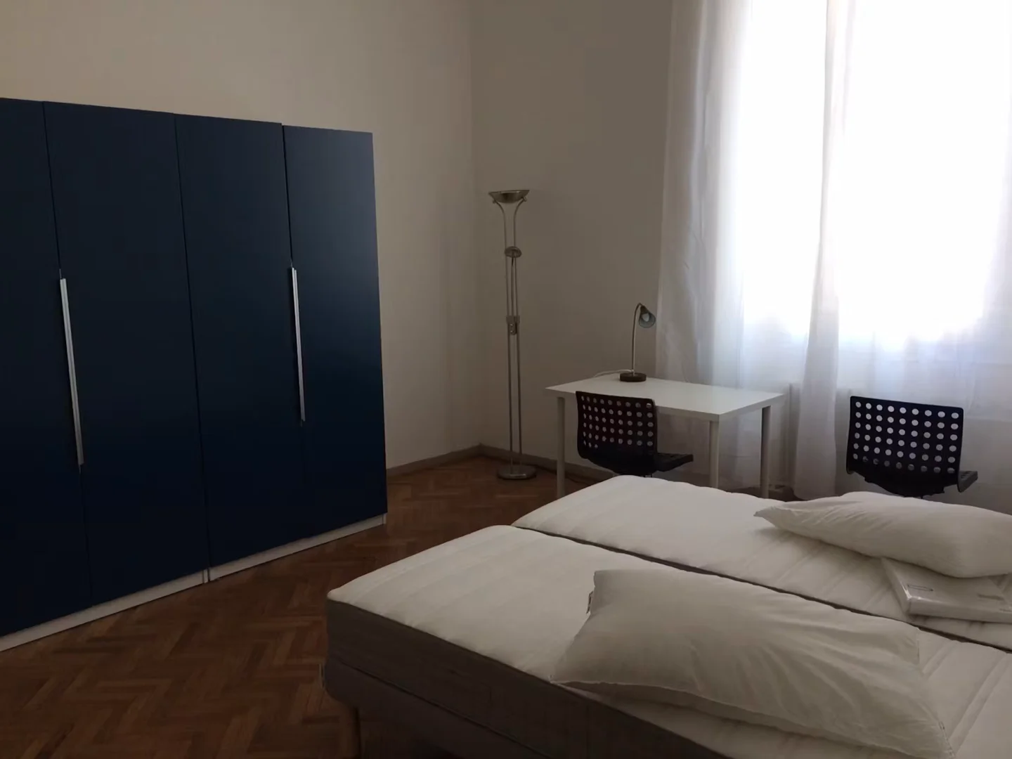 Habitación estudiantil económica con ubicación conveniente en 