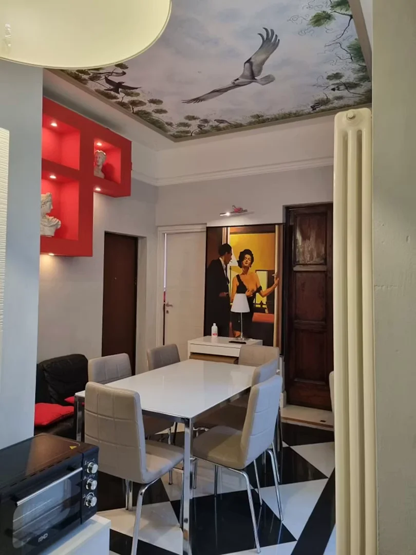 Chambre confortable pour étudiants disponible dans
