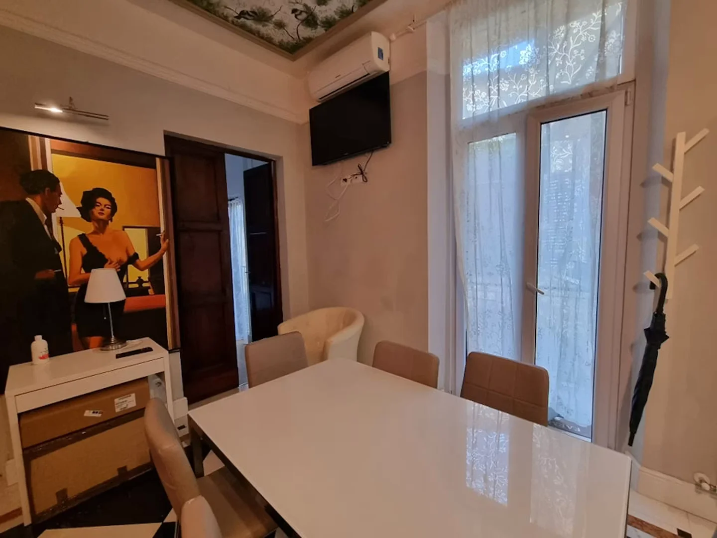 Chambre d'étudiant à avec espace d'étude et installations communes