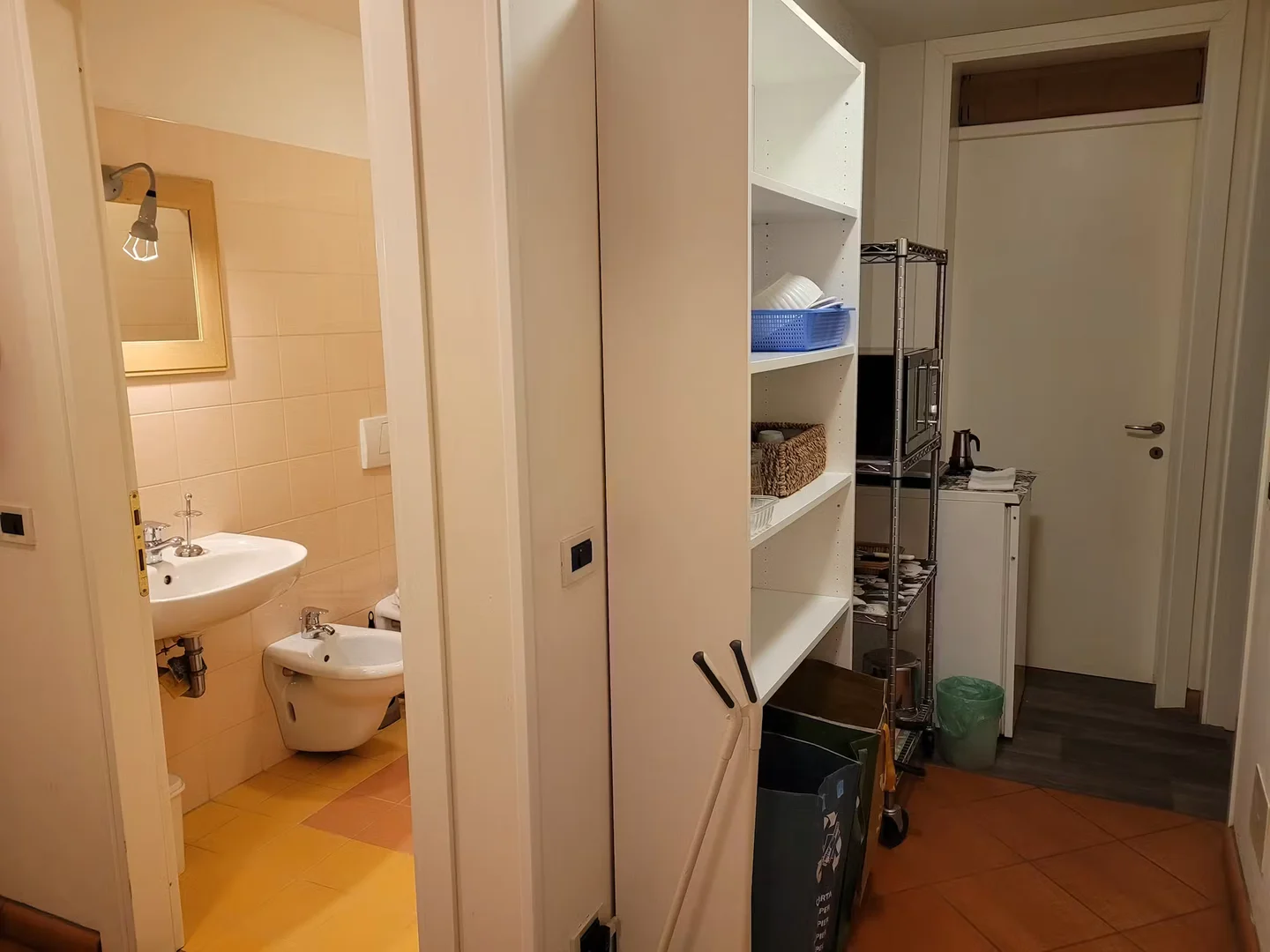 Habitación en apartamento estudiantil en alquiler en , completamente amueblado