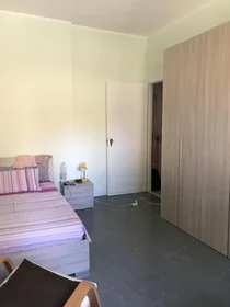 Quarto privado em Via Renata di Francia, , imagem 8 de 10