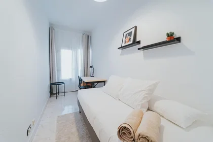 Prywatny pokój Avenida del Mediterráneo, Retiro, obraz 1 10