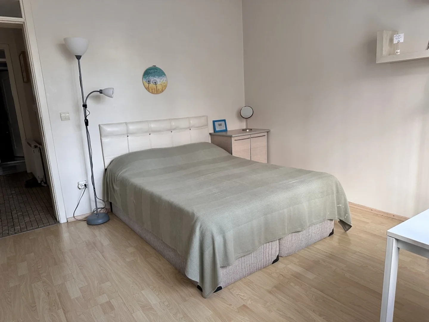 Funktionelles Studentenzimmer perfekt zum Studieren in 