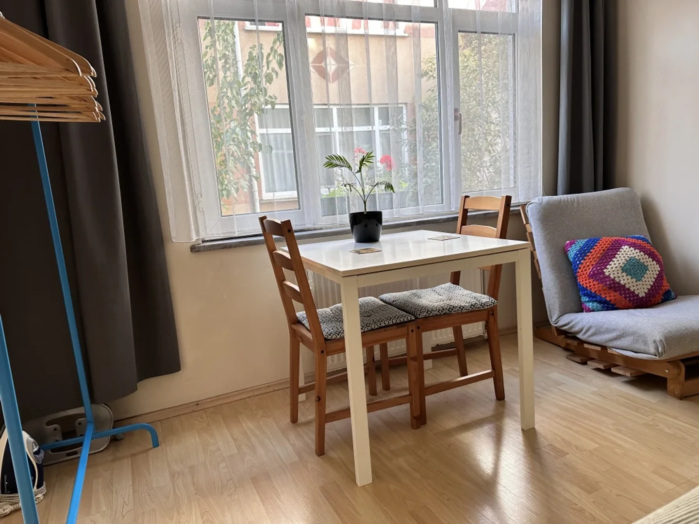 Bezahlbares Zimmer für Studenten mit ausreichender Beleuchtung in 