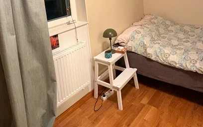 Quarto privado em Döbelnsgatan, Kåbo, imagem 3 de 10