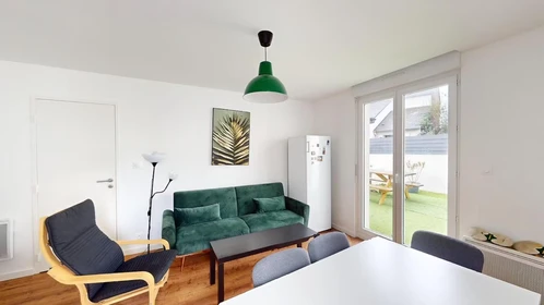 Chambre à louer dans un appartement en colocation à Brest