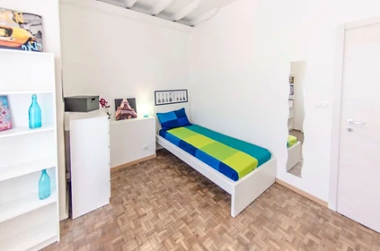 Alquiler de habitación en piso compartido en Torino