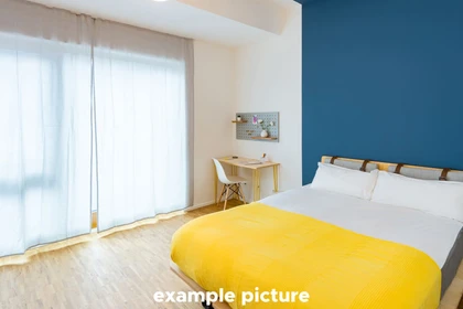 Quarto para alugar com cama de casal em Frankfurt