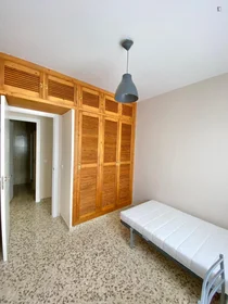 Habitación privada en Av. de Nazaret, imagen 2 de 20