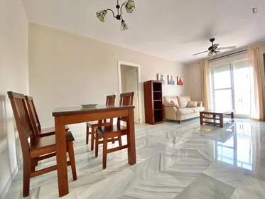 Habitación privada en Av. de Nazaret, imagen 6 de 20