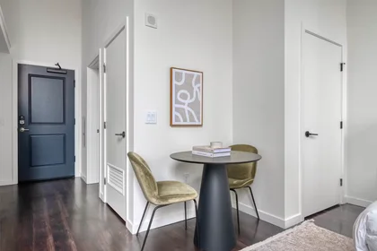 Appartamento intero in Yale Avenue North, South Lake Union, immagine 2 di 10