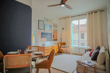 Habitación privada en Toulon, 83200, imagen 1 de 8