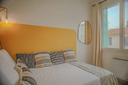 Habitación privada en Toulon, 83200, imagen 3 de 8