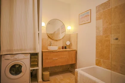 Habitación privada en Toulon, 83200, imagen 6 de 8