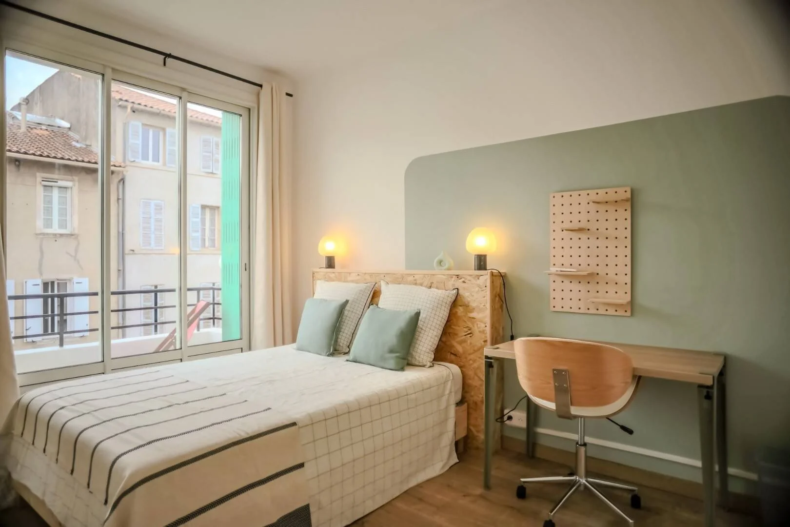Habitación estudiantil económica con ubicación conveniente en 