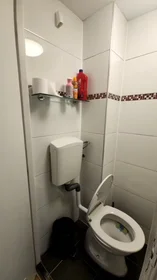 Quarto privado em Katendrechtse Lagedijk, Charlois, imagem 7 de 8