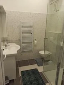 Dairenin tamamı konumu Trg Ante Starčevića 4, 7 11 görüntüsü